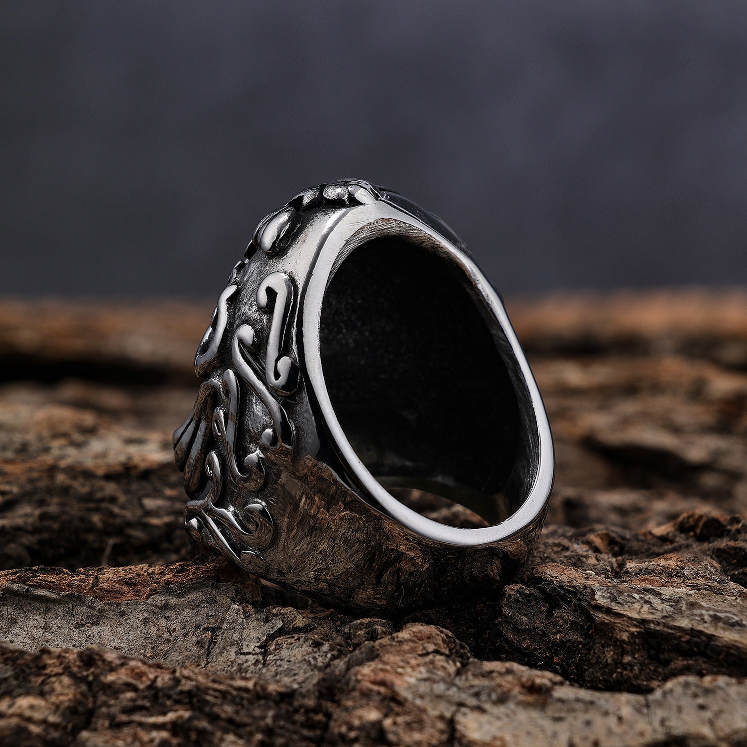 Carved skull 925 Silver Ring