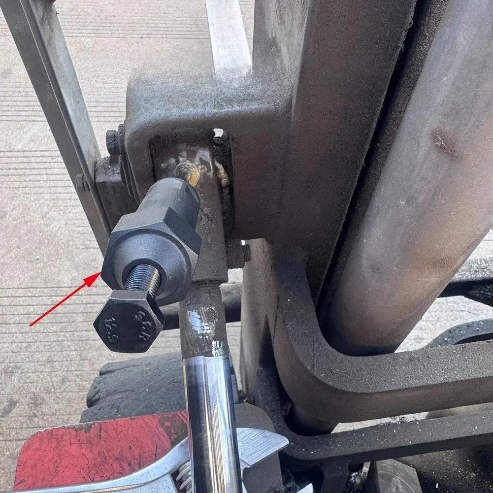 Grease Fitting Unclogger — Clear Blocked Lubrication Points Without Replacing Them