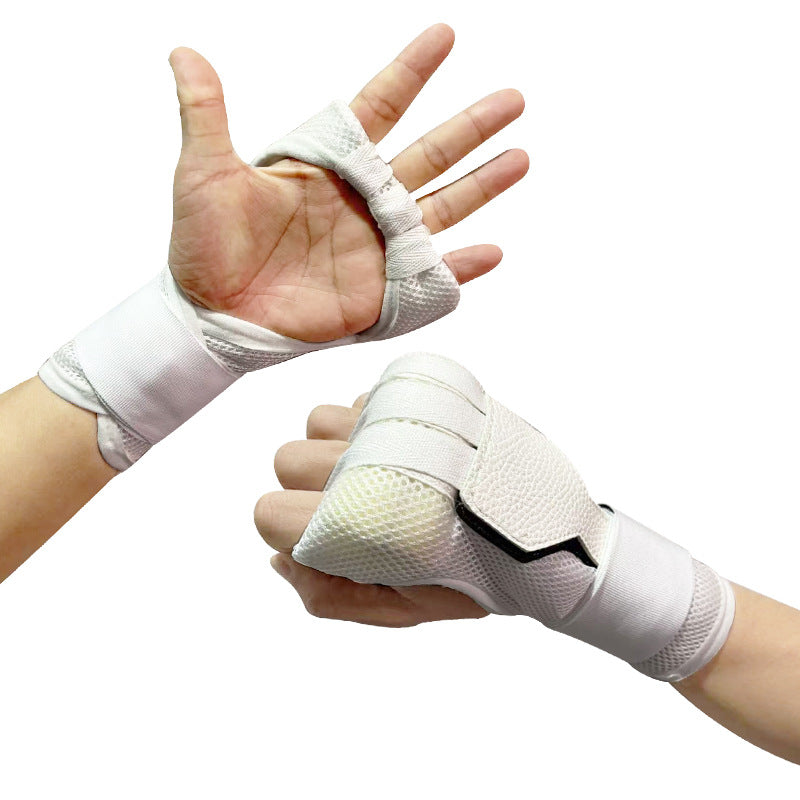 StrikeFlex Fingerless Training Gloves