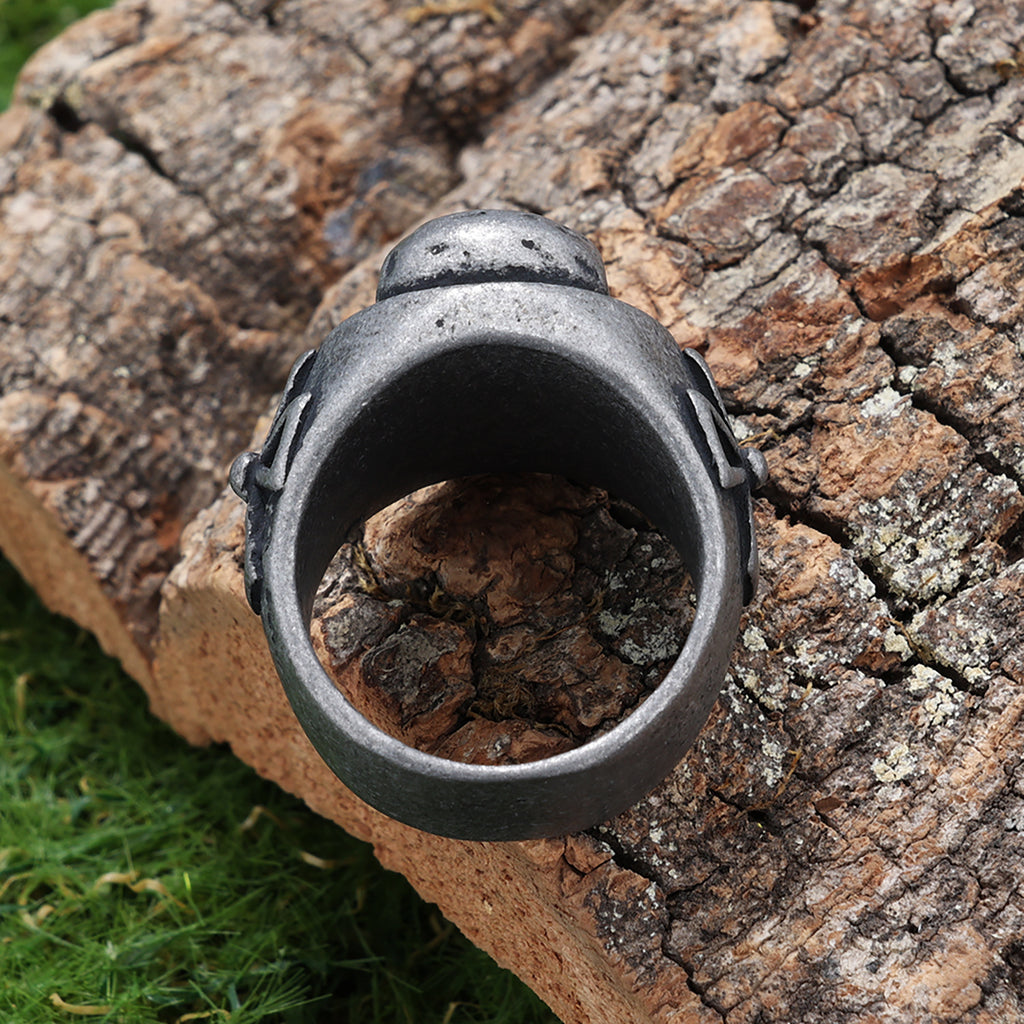Cross skull ring
