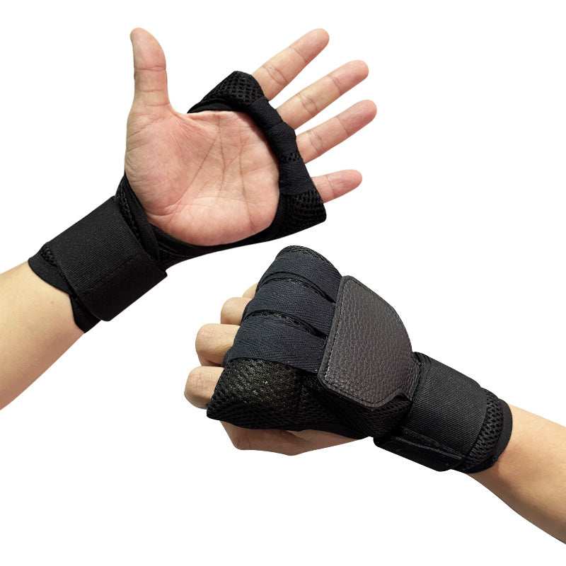 StrikeFlex Fingerless Training Gloves