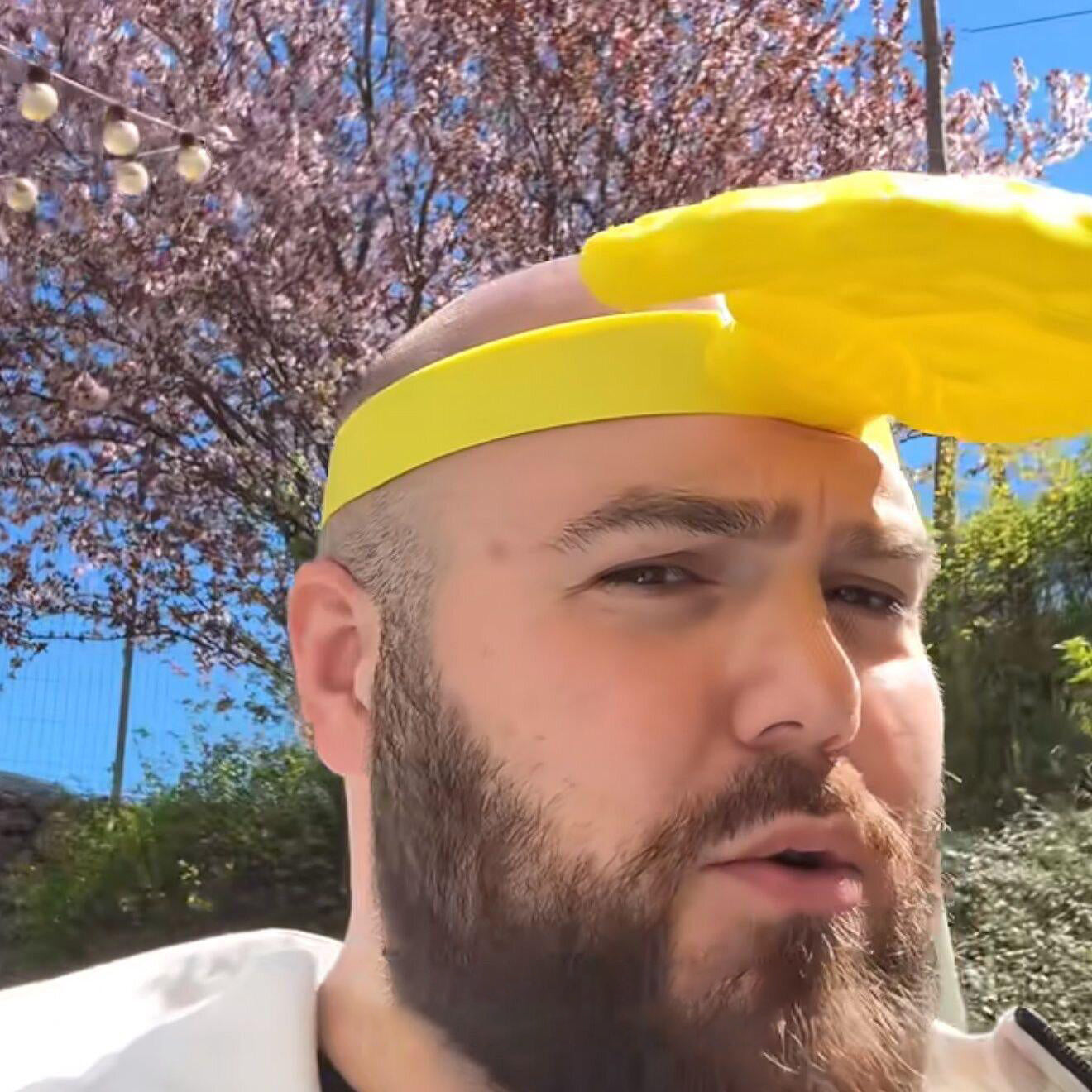 Creative palm-sized sun hat