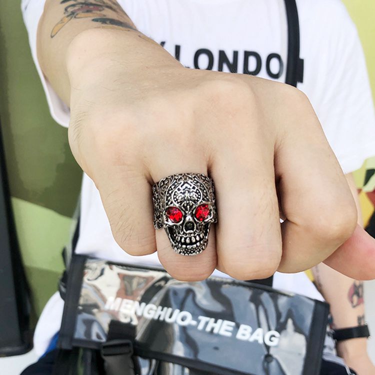 Dark Skull Ring