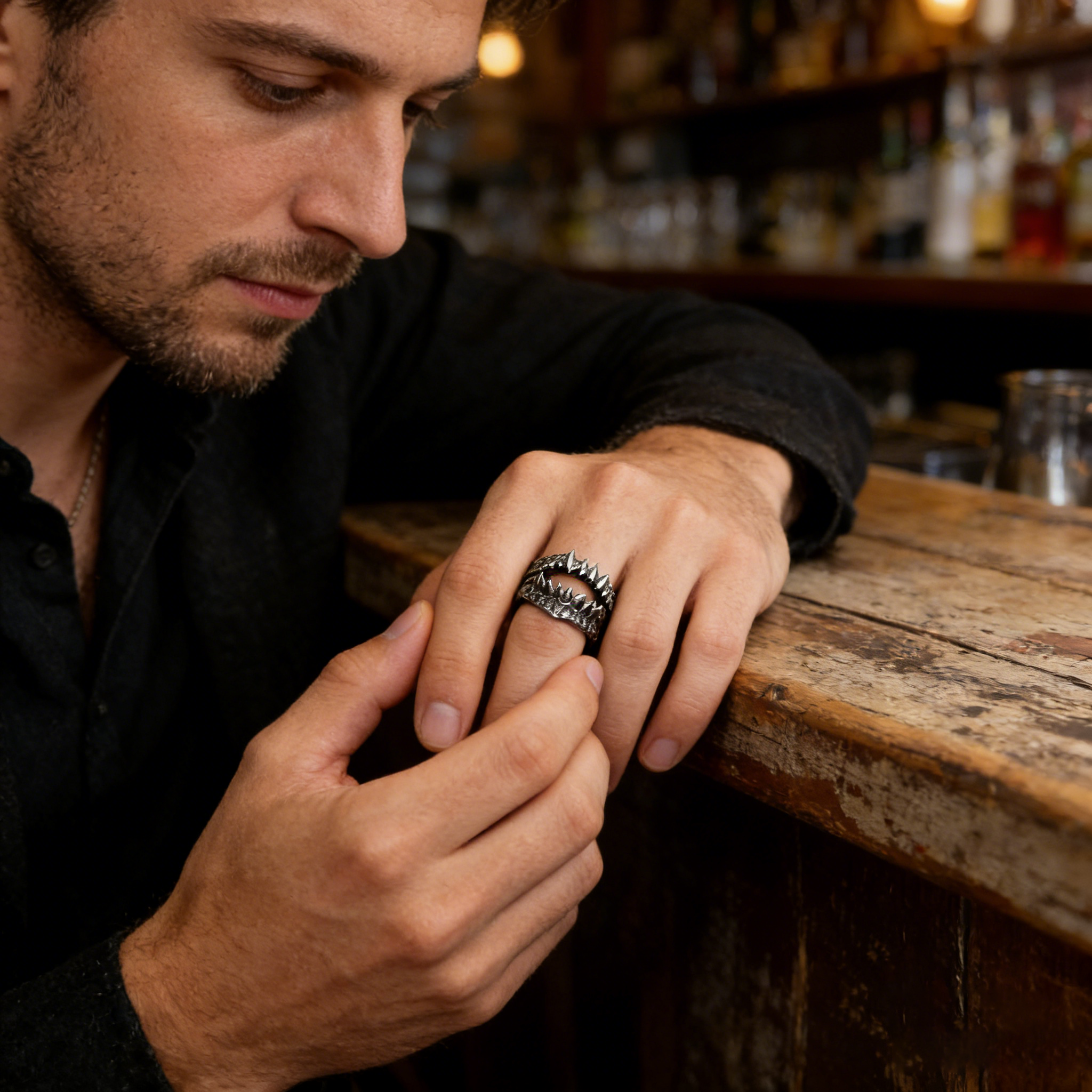 Retro pointed-tooth ring