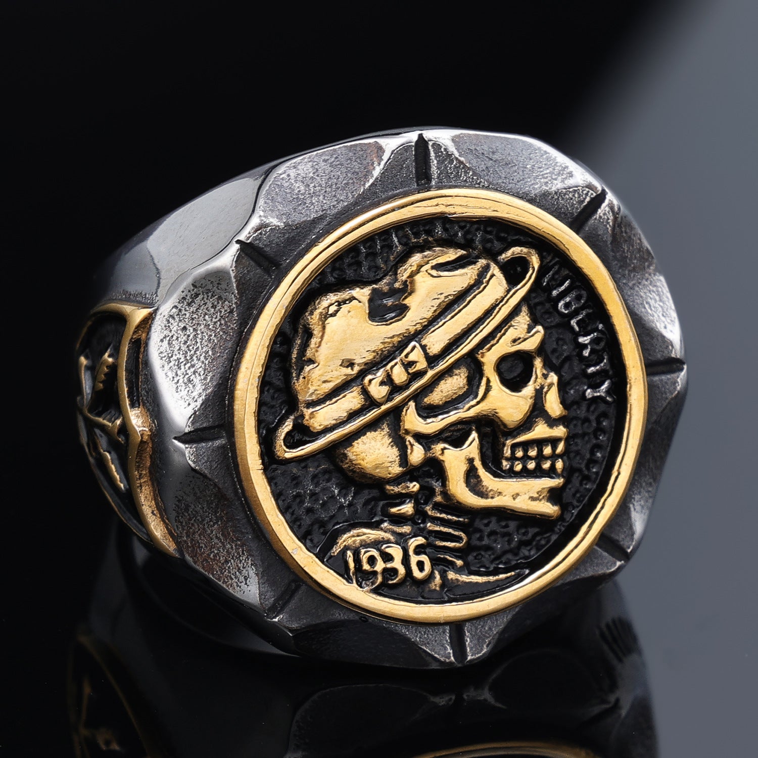 Skull Ring