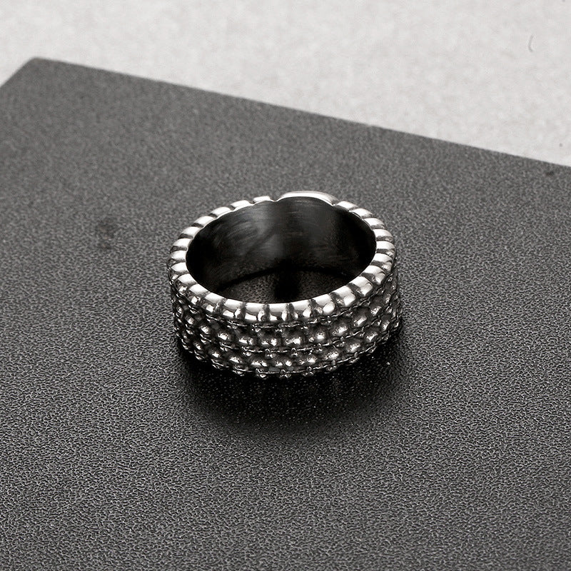 Gothic skull ring