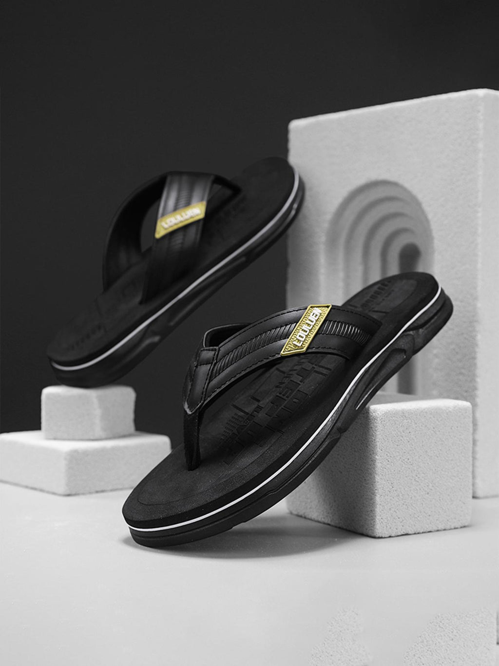 Men's Cushioned Wide-Strap Flip Flops