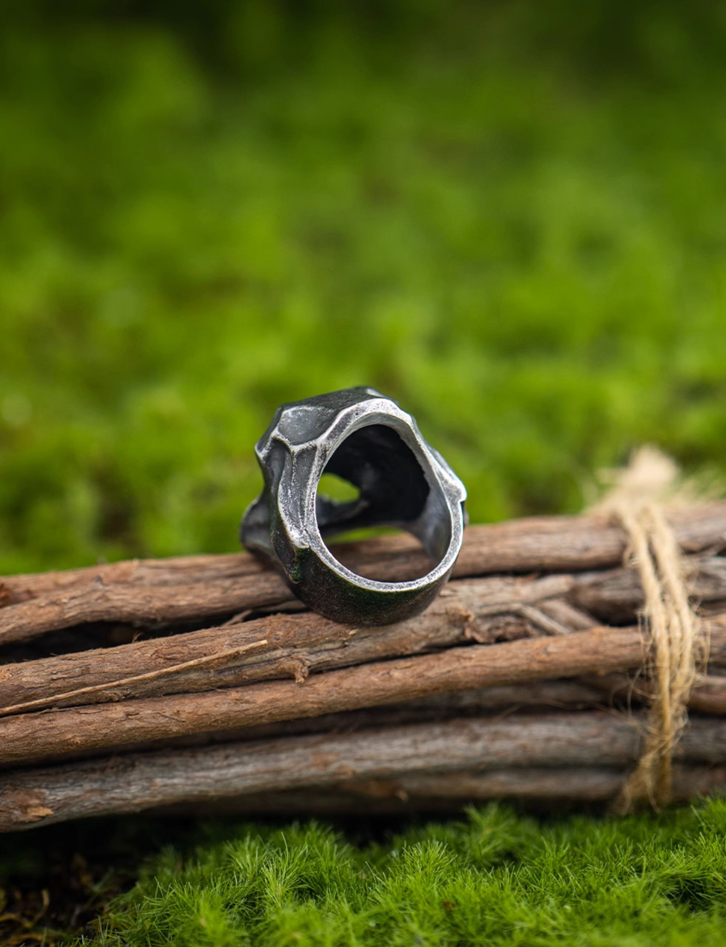 Giant Necromancer Skeleton Ring
