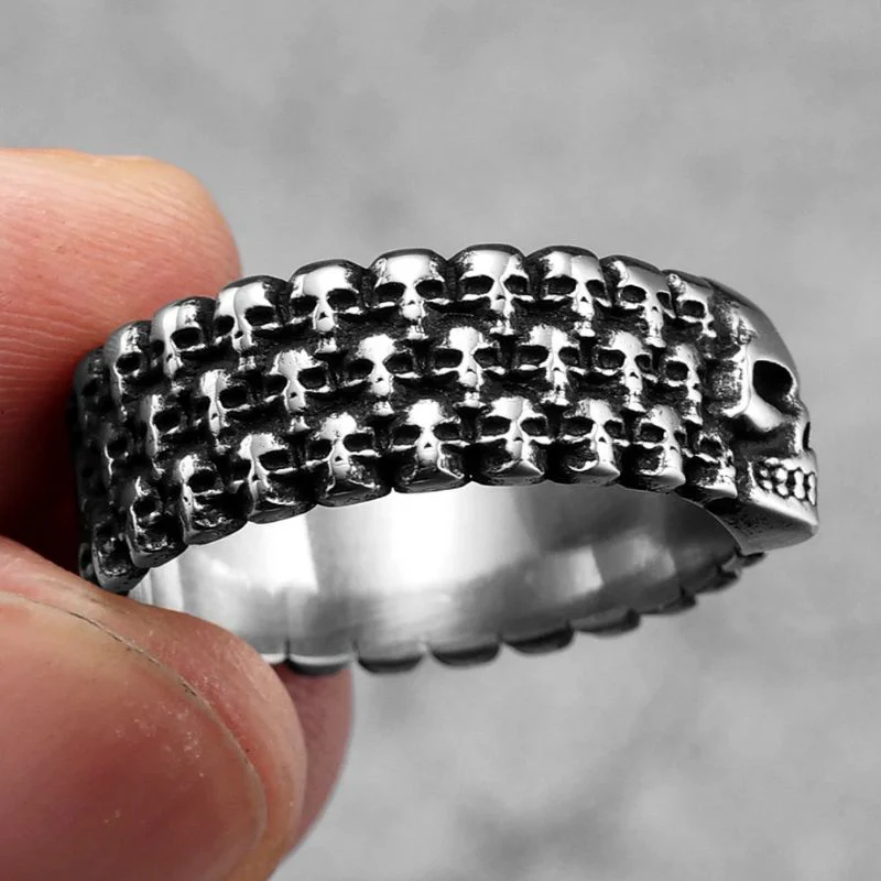 Gothic skull ring