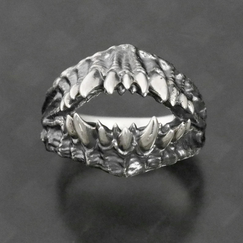 Retro pointed-tooth ring